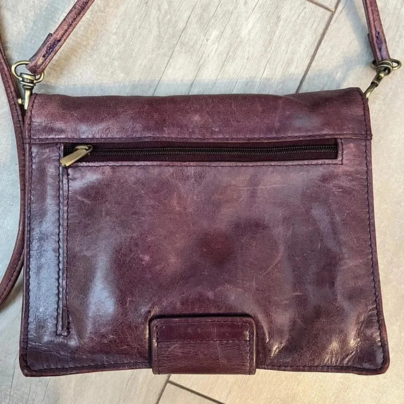 DANIER Leather Crossbody Bag - Picture 10 of 10